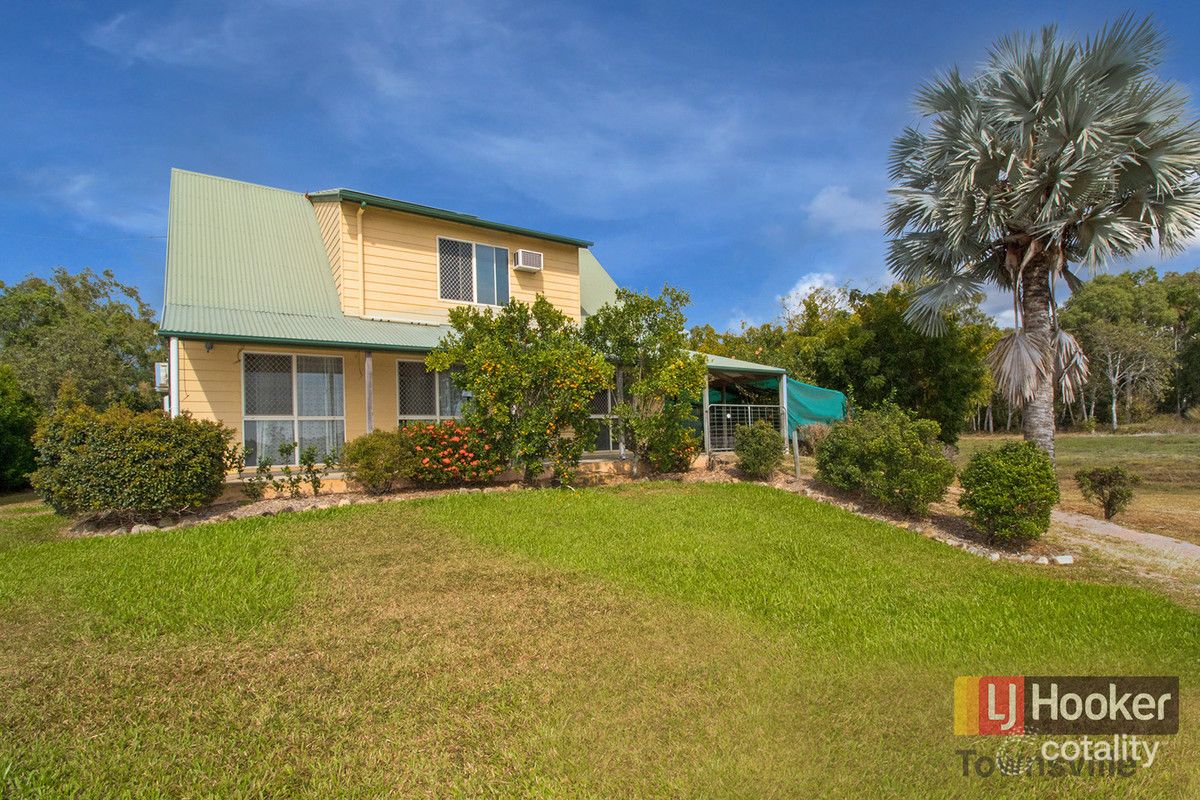 10 Balgal Beach Rd, Balgal Beach, QLD 4816