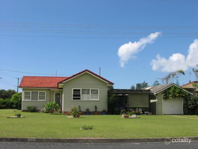 77 Wharf St, Tuncurry, NSW 2428