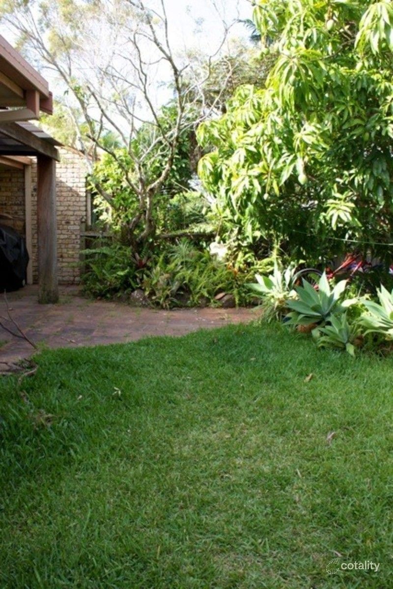 2/1 Azolla Pl, Suffolk Park, NSW 2481