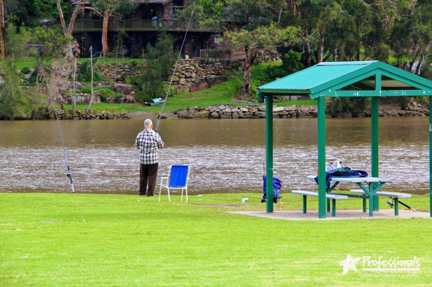 19 Stretham Ave, Picnic Point, NSW 2213