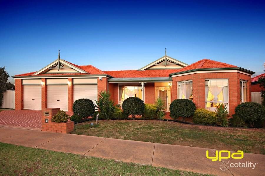 3 Elphinstone Way, Caroline Springs, VIC 3023