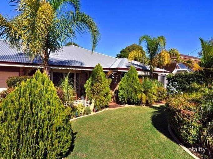 21 Crampton Ave, Usher, WA 6230