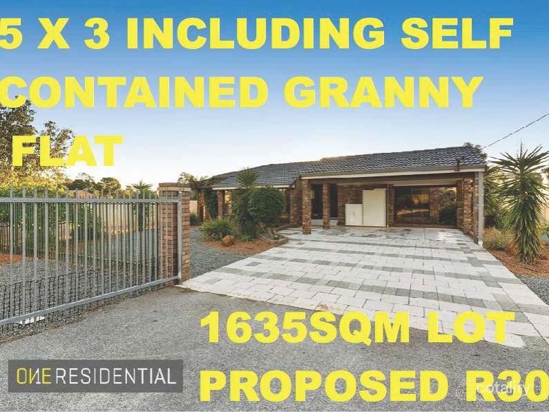 15 Charlesworth St, Gosnells, WA 6110