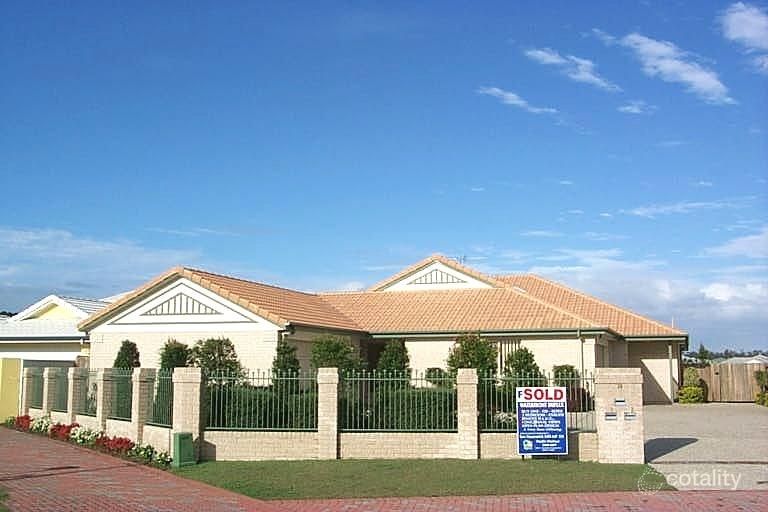 19 Bowsprit Cres, Banksia Beach, QLD 4507