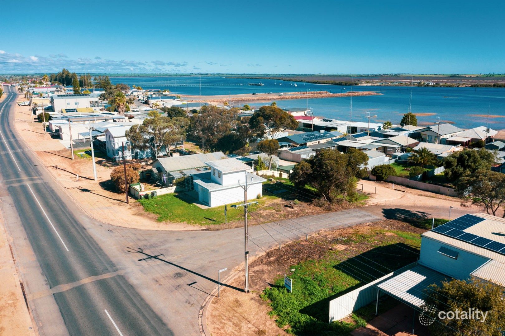 2 Fisherman Bay Rd, Port Broughton, SA 5522