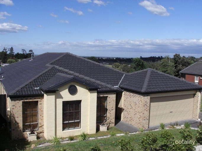 10 Leigh Dr, Pakenham, VIC 3810