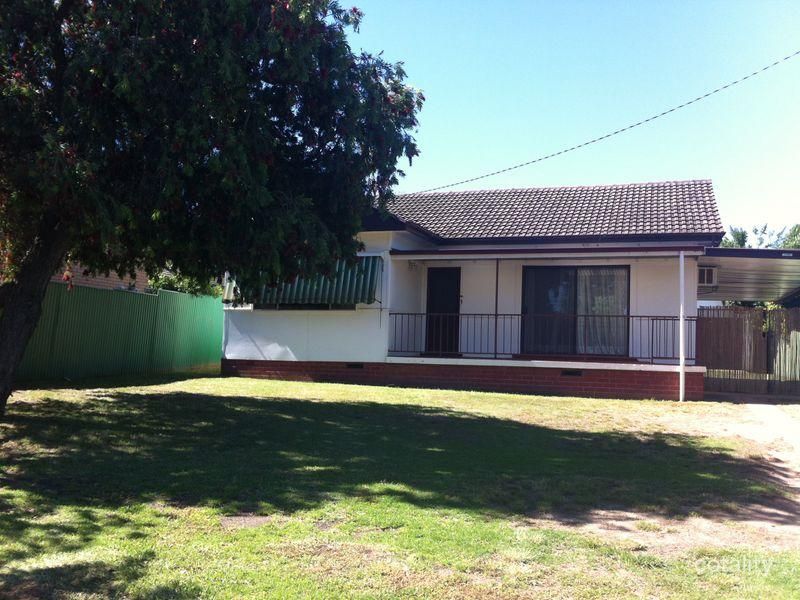 3 Cook St, Kooringal, NSW 2650