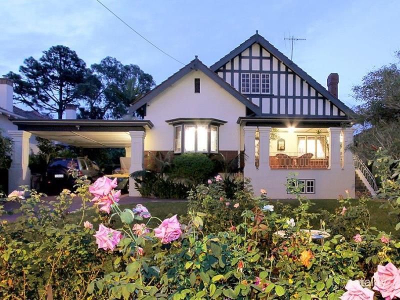 9 Alexander Dr, Menora, WA 6050