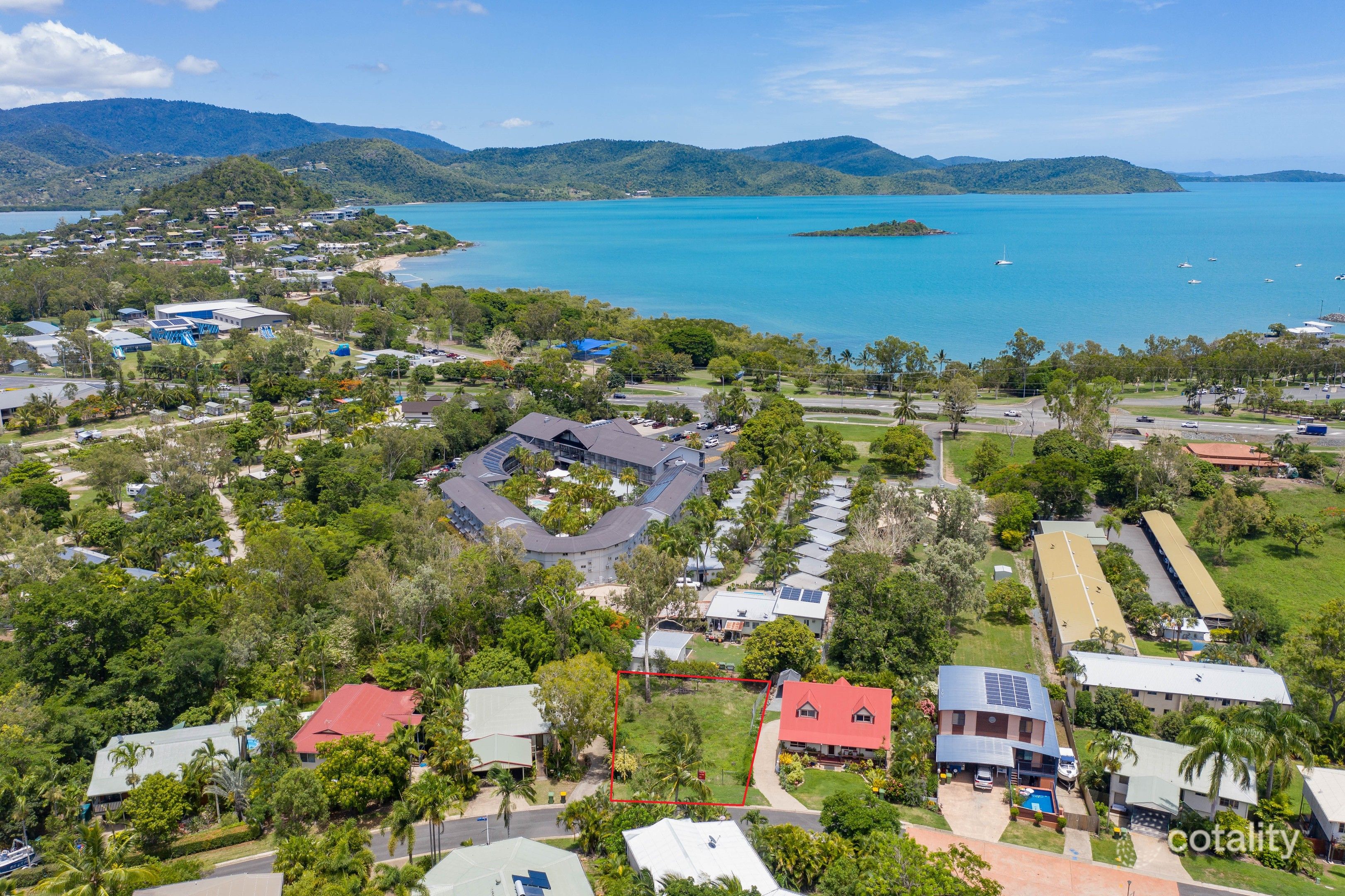 44 Jones Rd, Cannonvale, QLD 4802