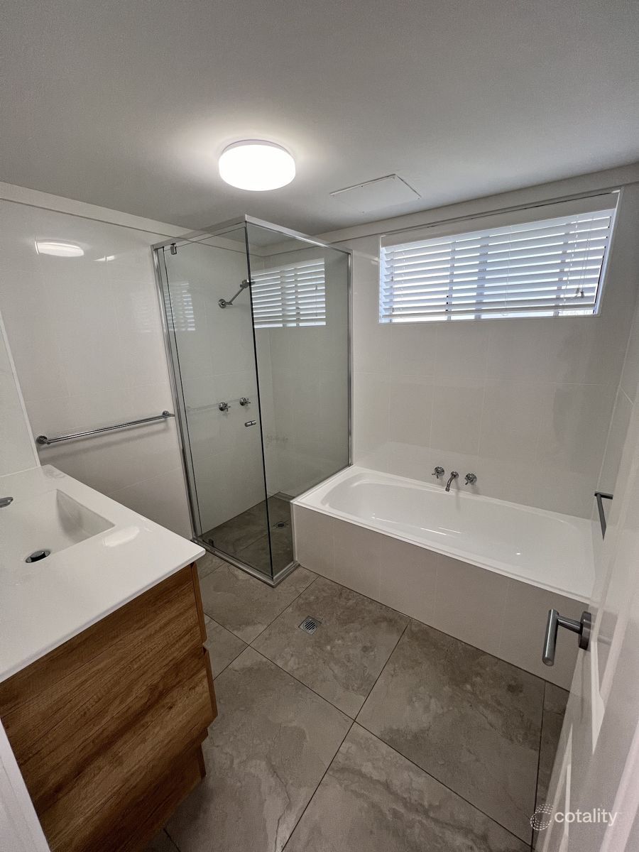 4/8 Broadmeadows Rd, Maroochydore, QLD 4558