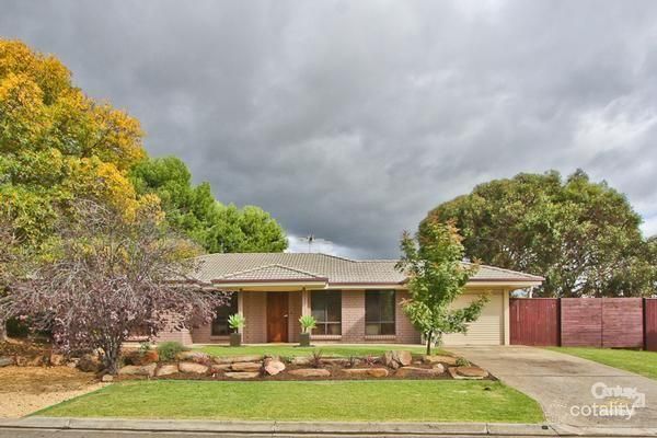 2 Semmens Rd, Mclaren Vale, SA 5171