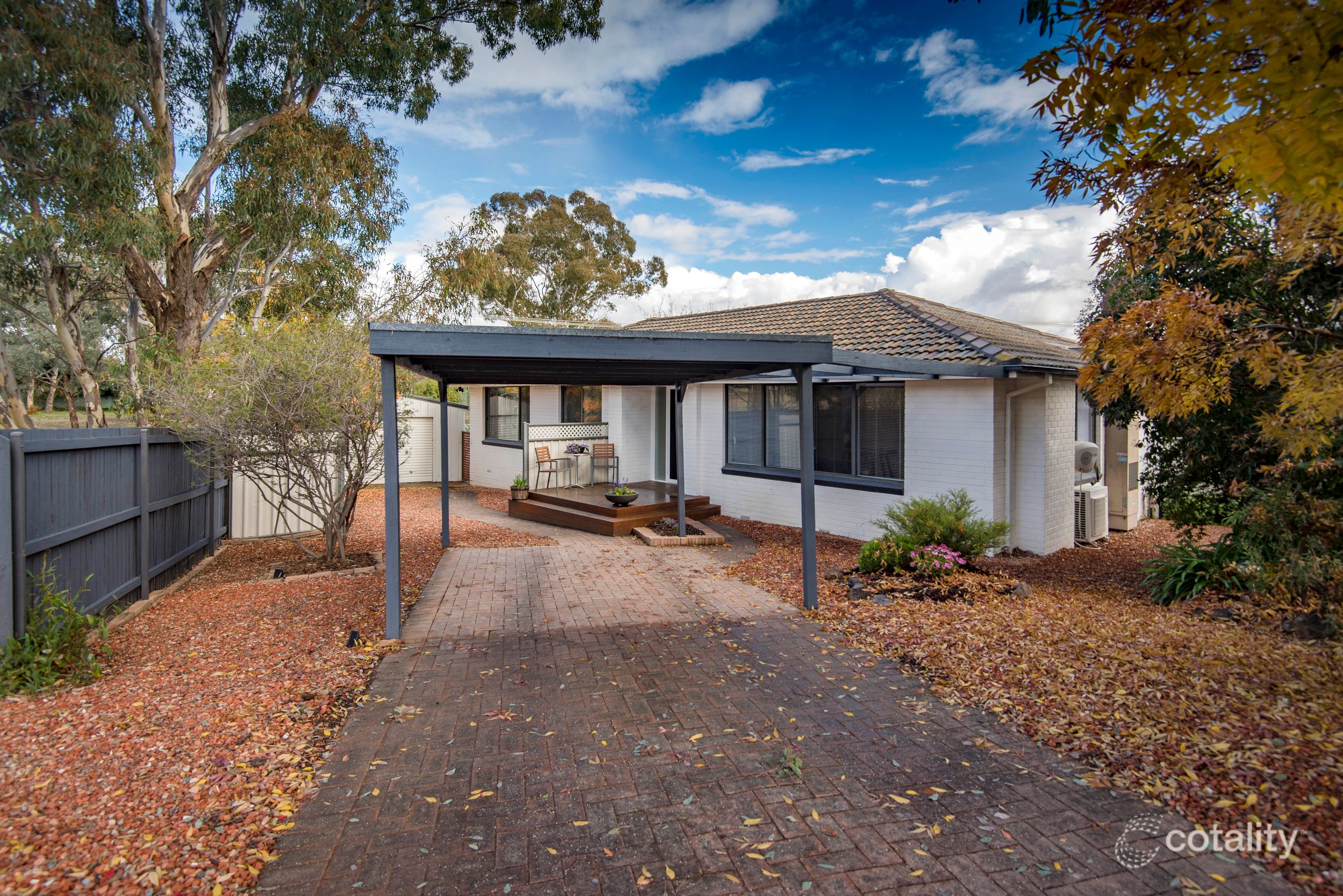 8 Shearer Pl, Kambah, ACT 2902