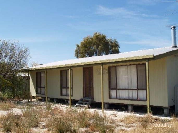 18 Halsey St, Blanchetown, SA 5357