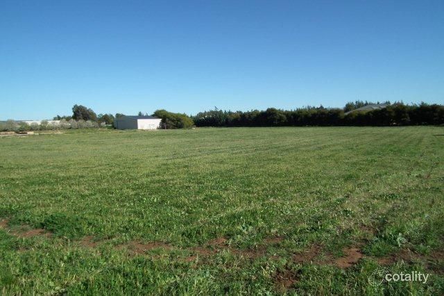 14 Bishop Rd, Griffith, NSW 2680