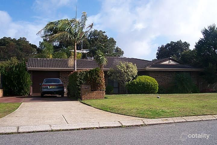8 Lachlan Way, Bibra Lake, WA 6163