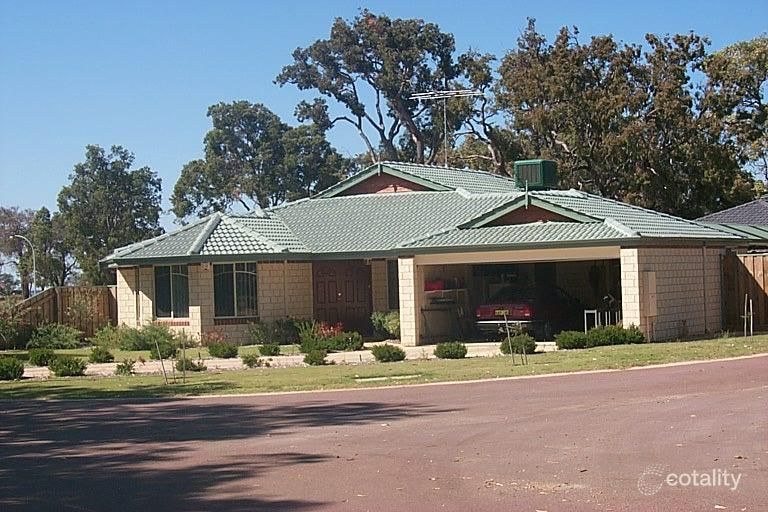 14 Cleopatra Dr, Coodanup, WA 6210
