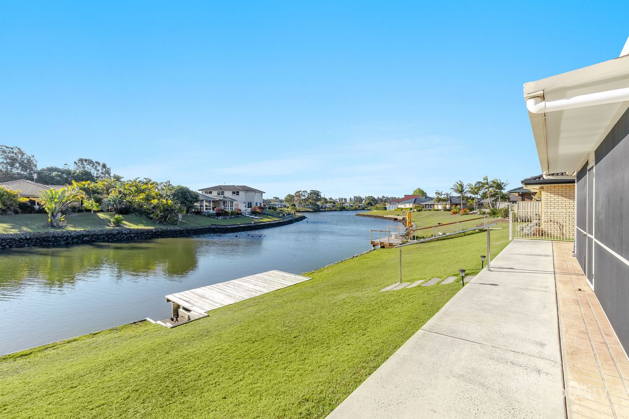 1/5 Bayview Dr, Yamba, NSW 2464