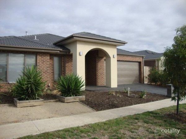 11 Stoneyfell Rd, Point Cook, VIC 3030