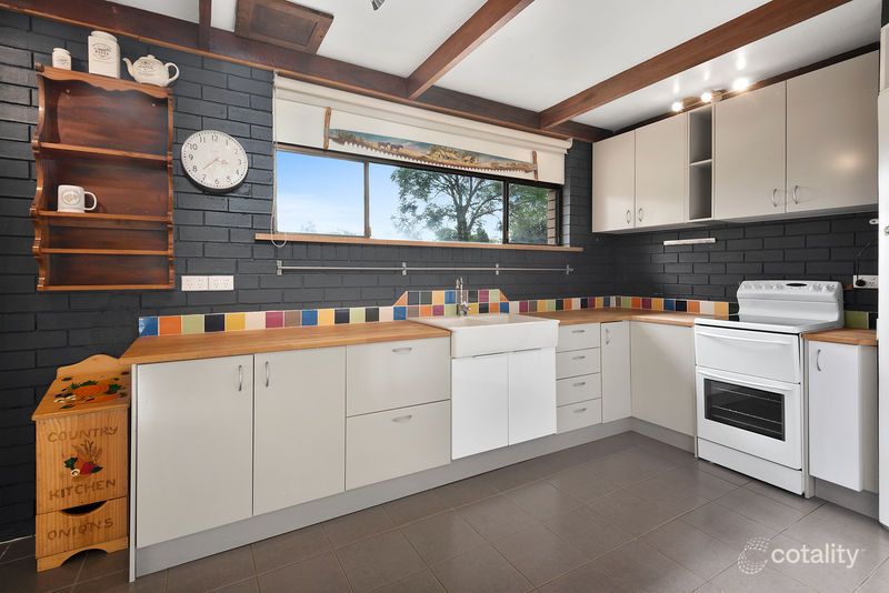 5 Kann St, Haden, QLD 4353