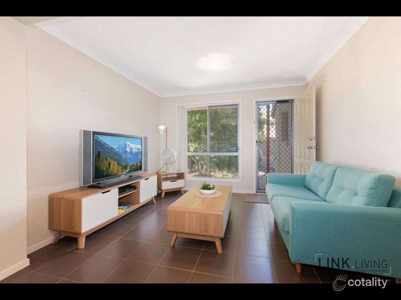 27/2-8 Meadowbrook Dr, Meadowbrook, QLD 4131