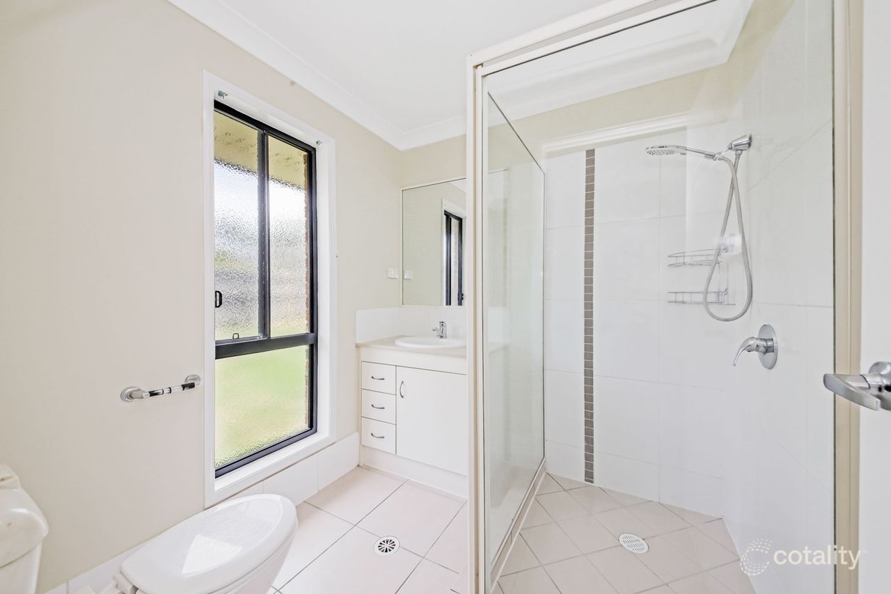 39 Charlton Pl, Regents Park, QLD 4118