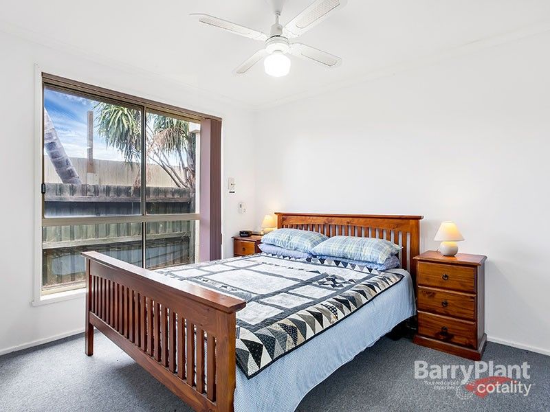 2b Greenshank Ct, Werribee, VIC 3030