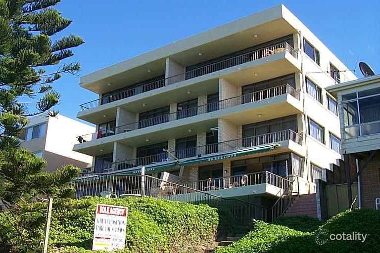 2/4 Esplanade Bulcock Beach, Caloundra, QLD 4551