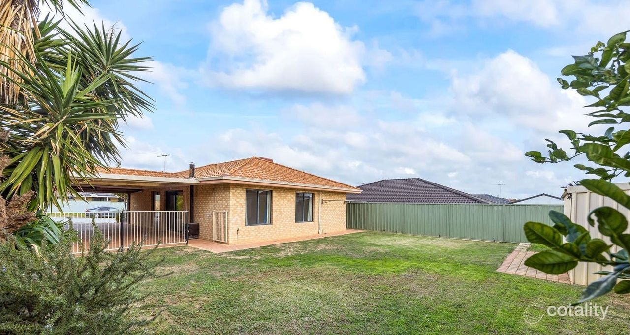 11 Nambucca Rd, Merriwa, WA 6030