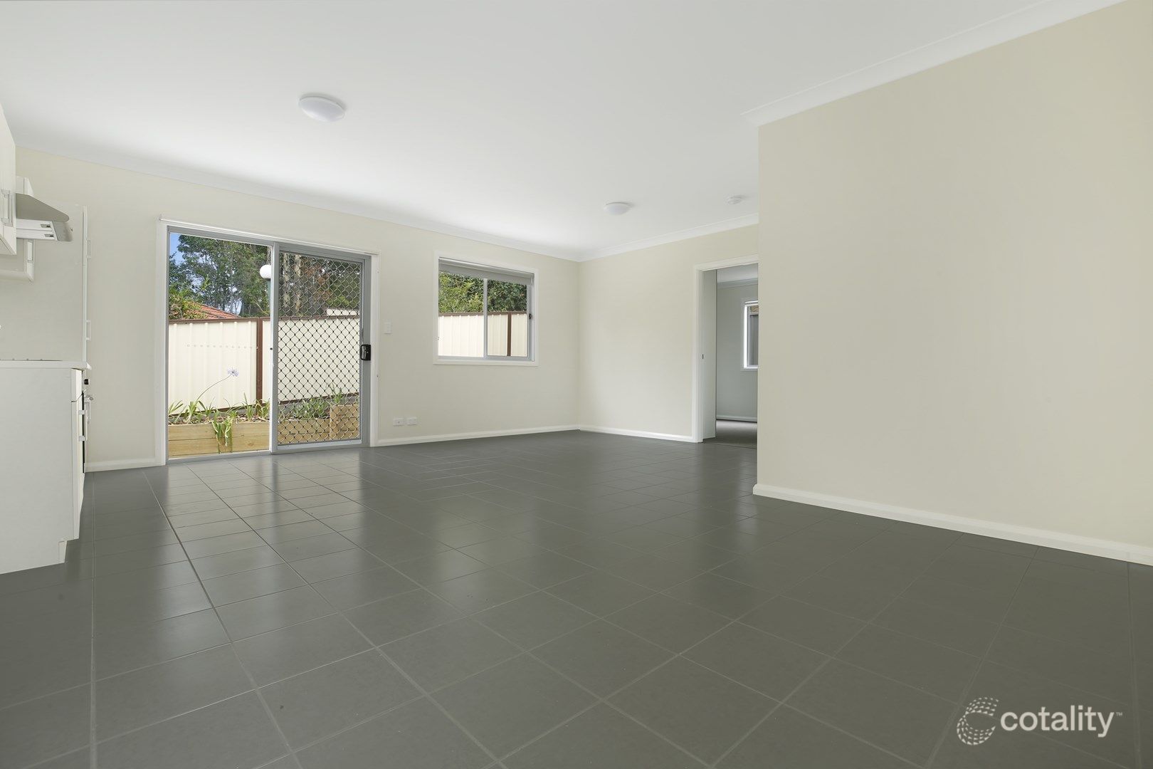 27 Robertson St, Coniston, NSW 2500