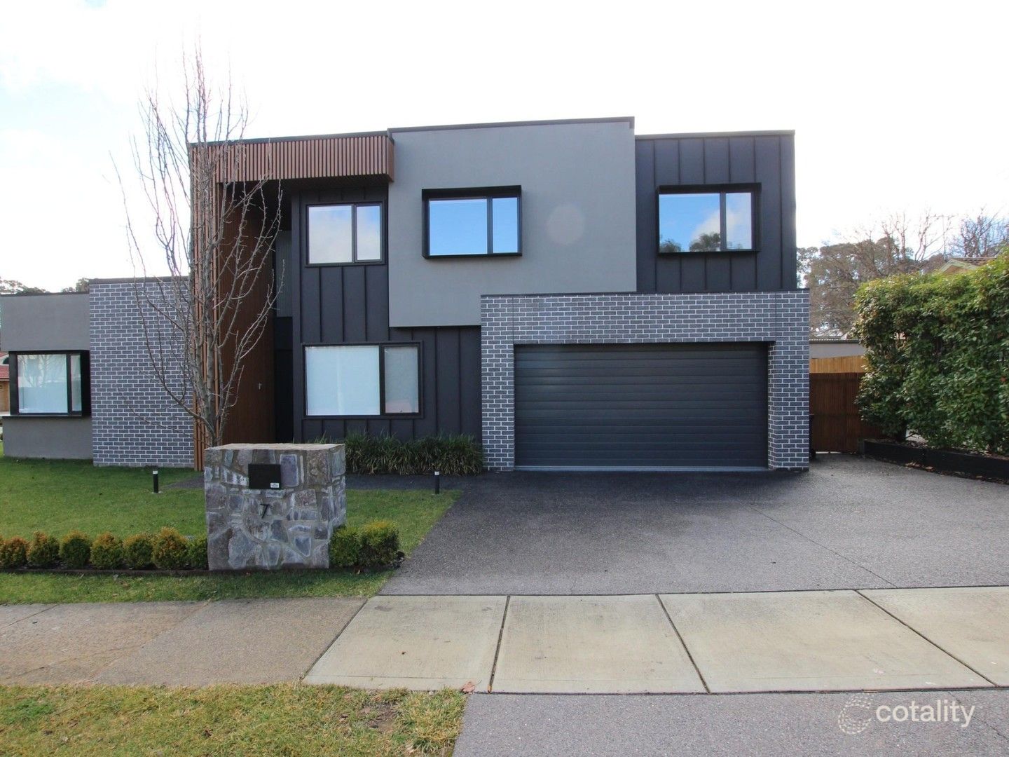 2/7 Gilmore Cres, Garran, ACT 2605