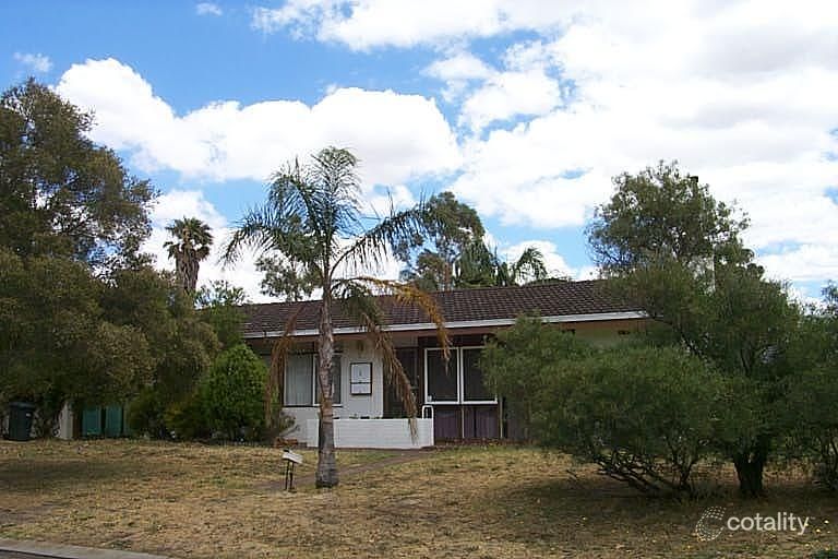 1 Kari Ct, Camillo, WA 6111