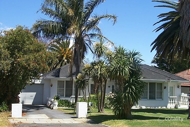 11 Monash Ave, Como, WA 6152