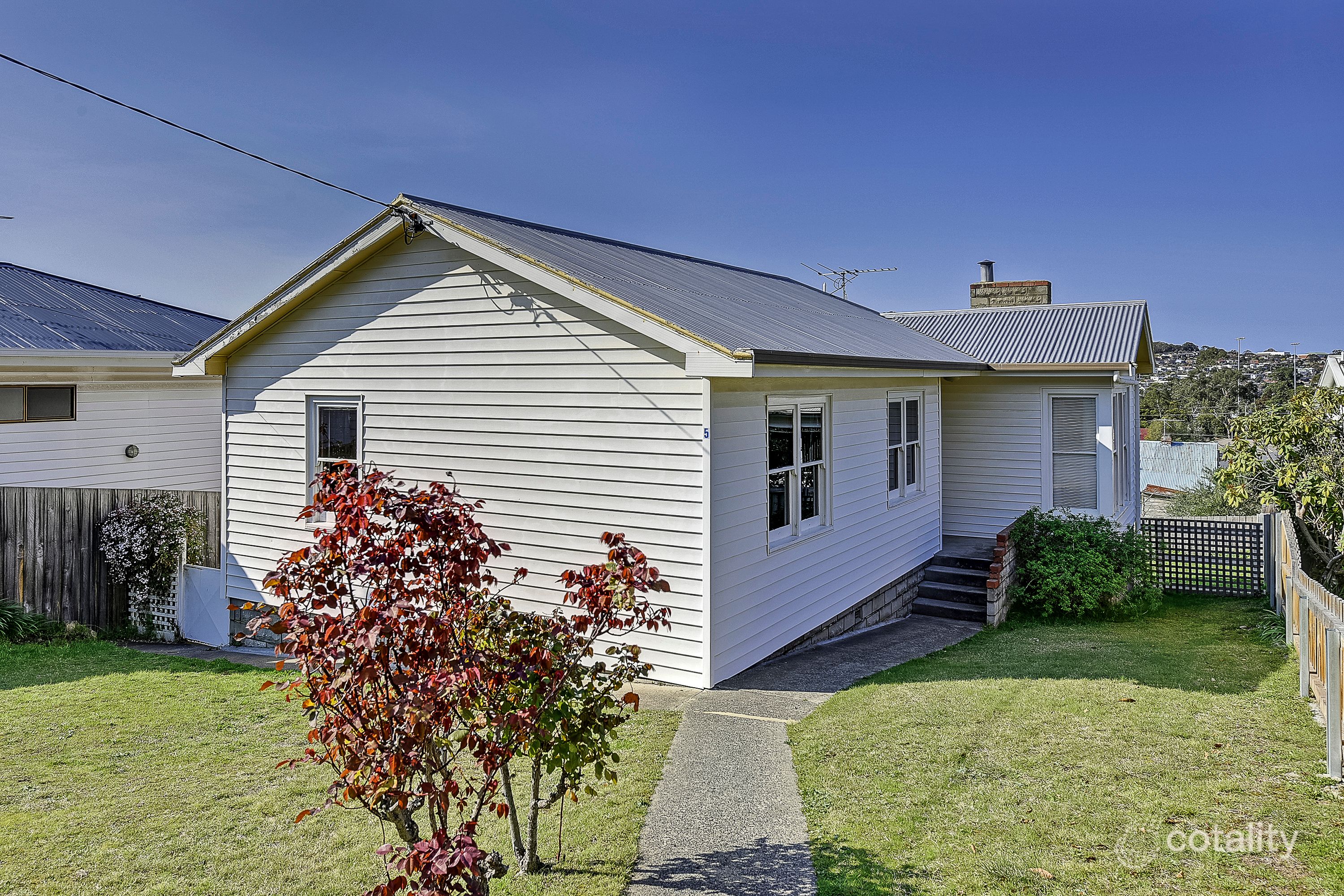 5 Oliver Ave, Lindisfarne, TAS 7015