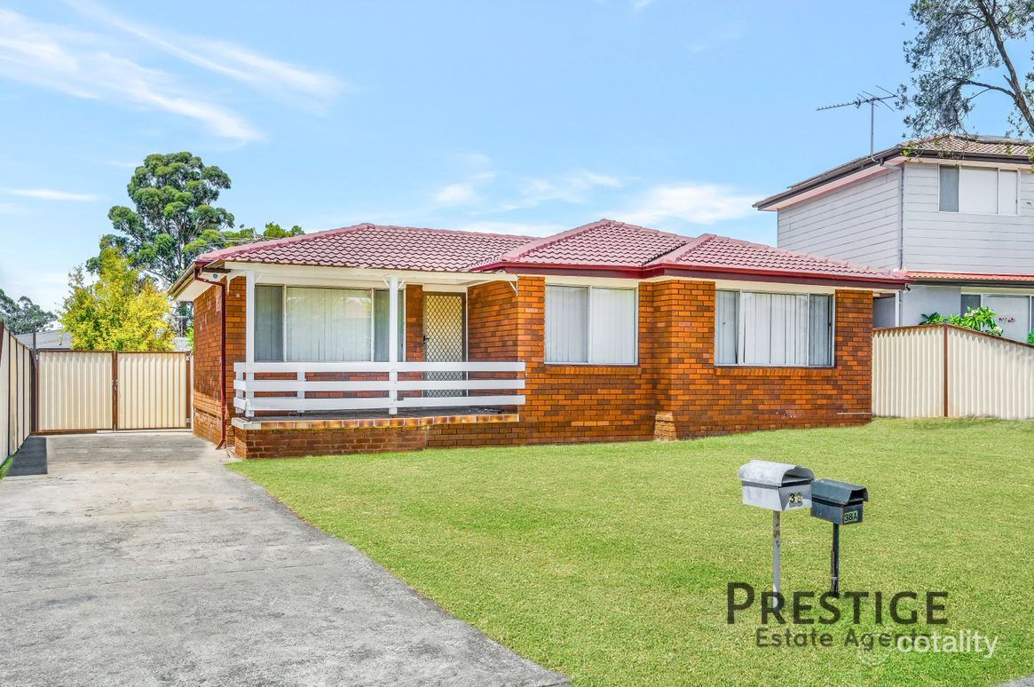 38 Glenfern Cres, Bossley Park, NSW 2176