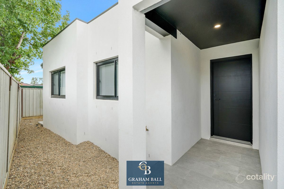 8 Galloway St, Bossley Park, NSW 2176