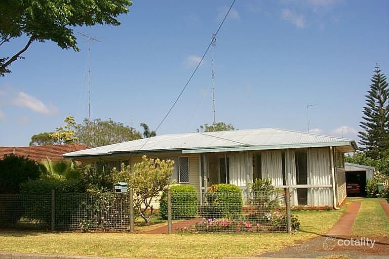 1 Milton St, Kearneys Spring, QLD 4350