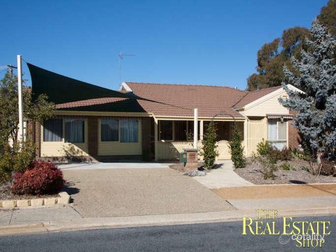 8 Proctor St, Chisholm, ACT 2905