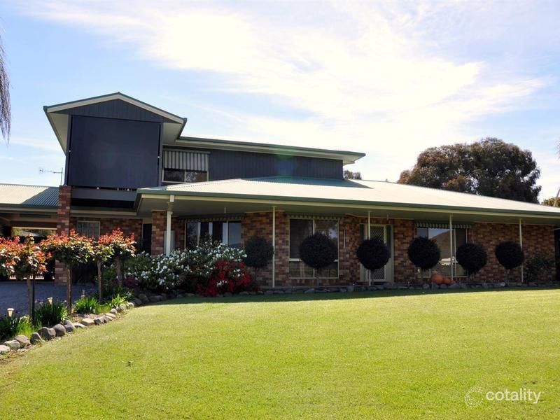 31 Pioneer Ave, Corryong, VIC 3707