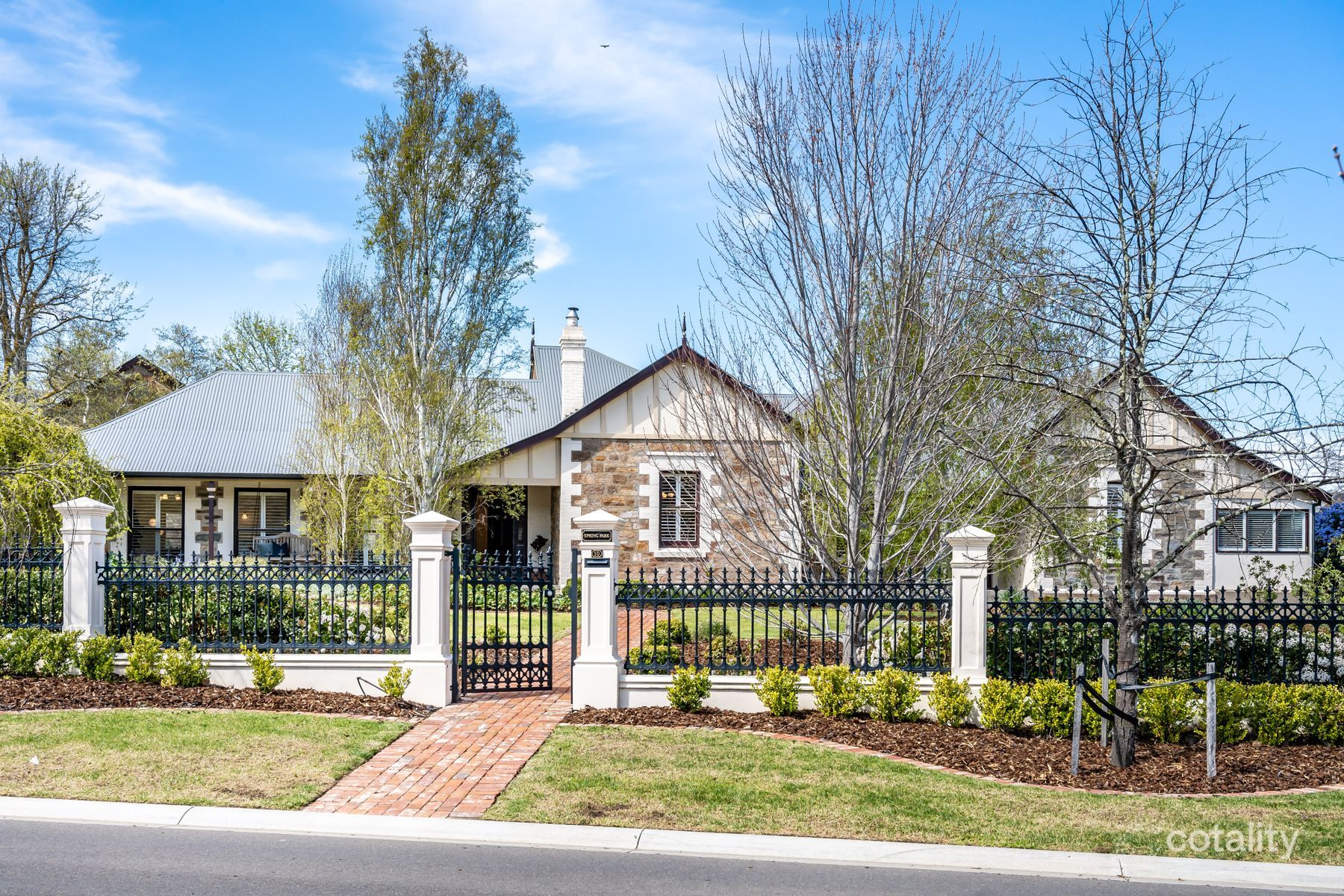 10 Spring Park Dr, Littlehampton, SA 5250