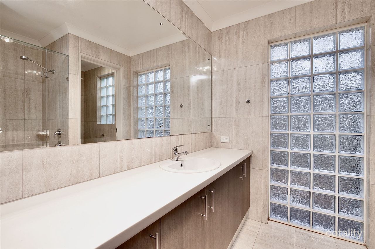 4 Giverny Gdns, Aubin Grove, WA 6164