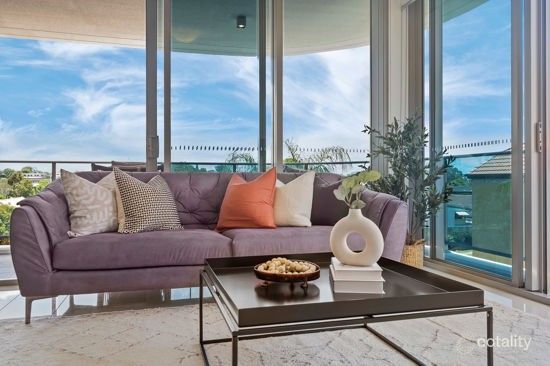 317/19 Imperial Pde, Labrador, QLD 4215