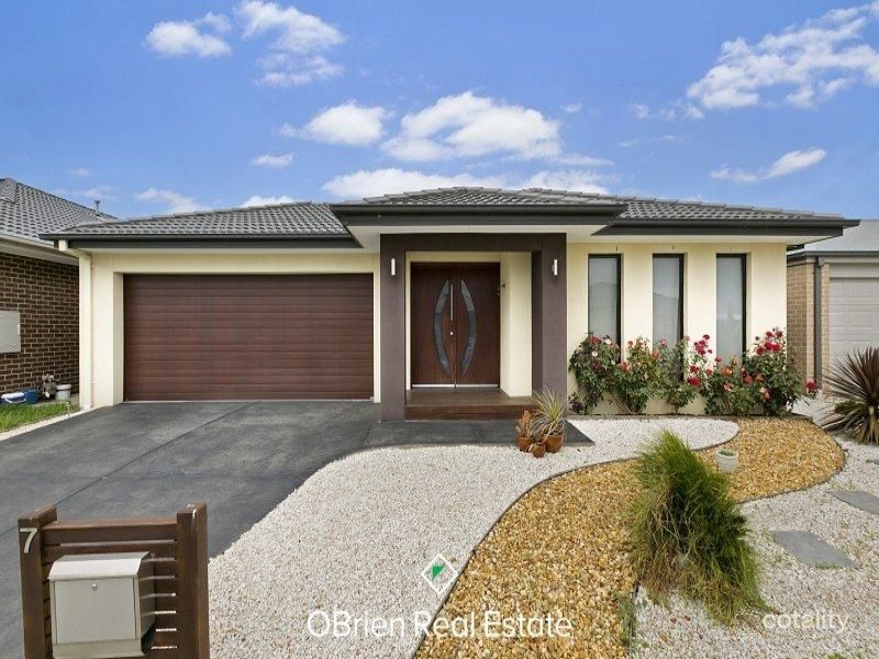 7 Winchcombe Way, Cranbourne North, VIC 3977