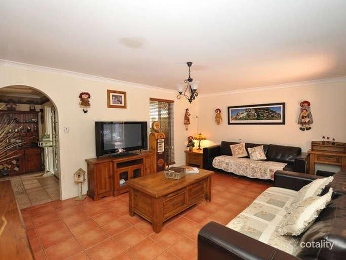 51 Wilkins Rd, Kalamunda, WA 6076