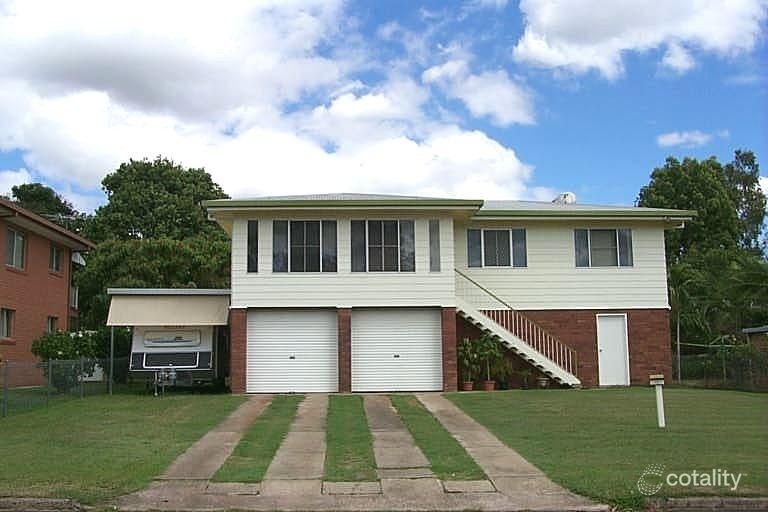 11 Madge St, Norman Gardens, QLD 4701