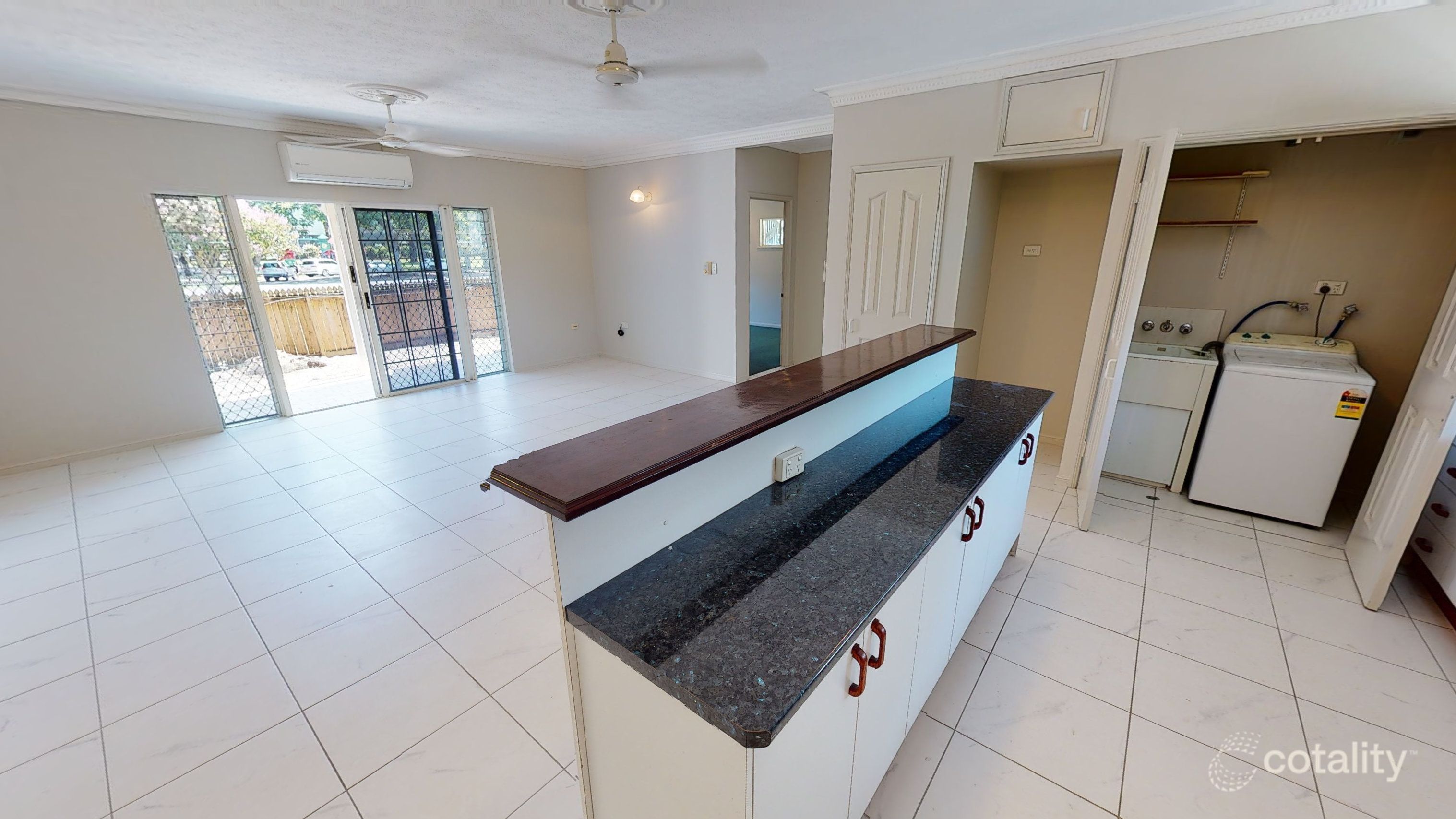 2/9 Varese St, Woree, QLD 4868