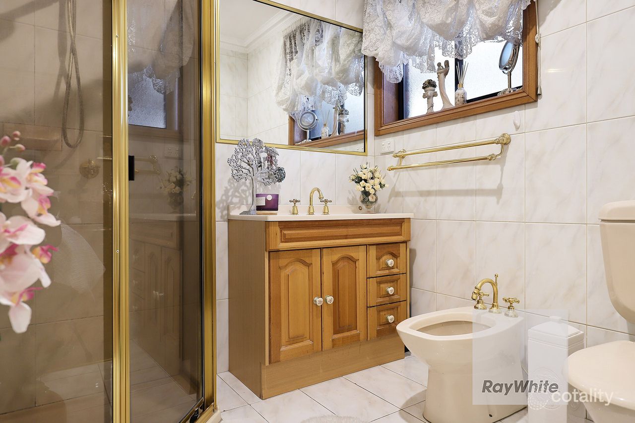 9 Newcastle Ct, Greenvale, VIC 3059