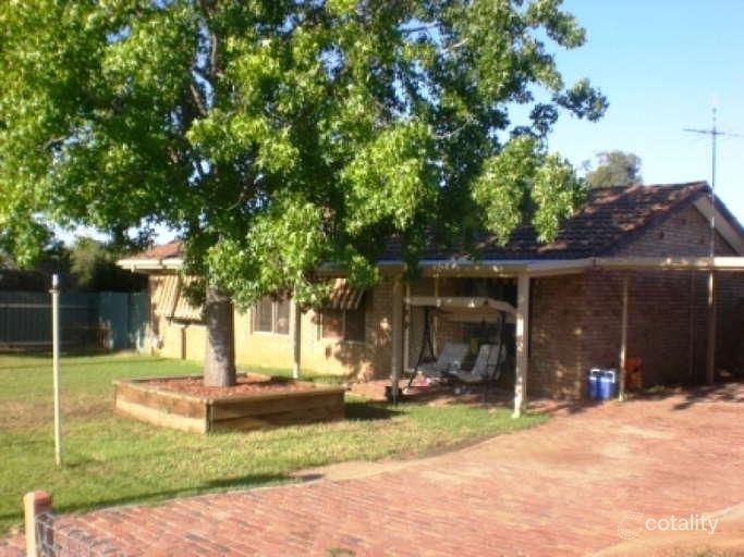 135 Hammer St, Howlong, NSW 2643