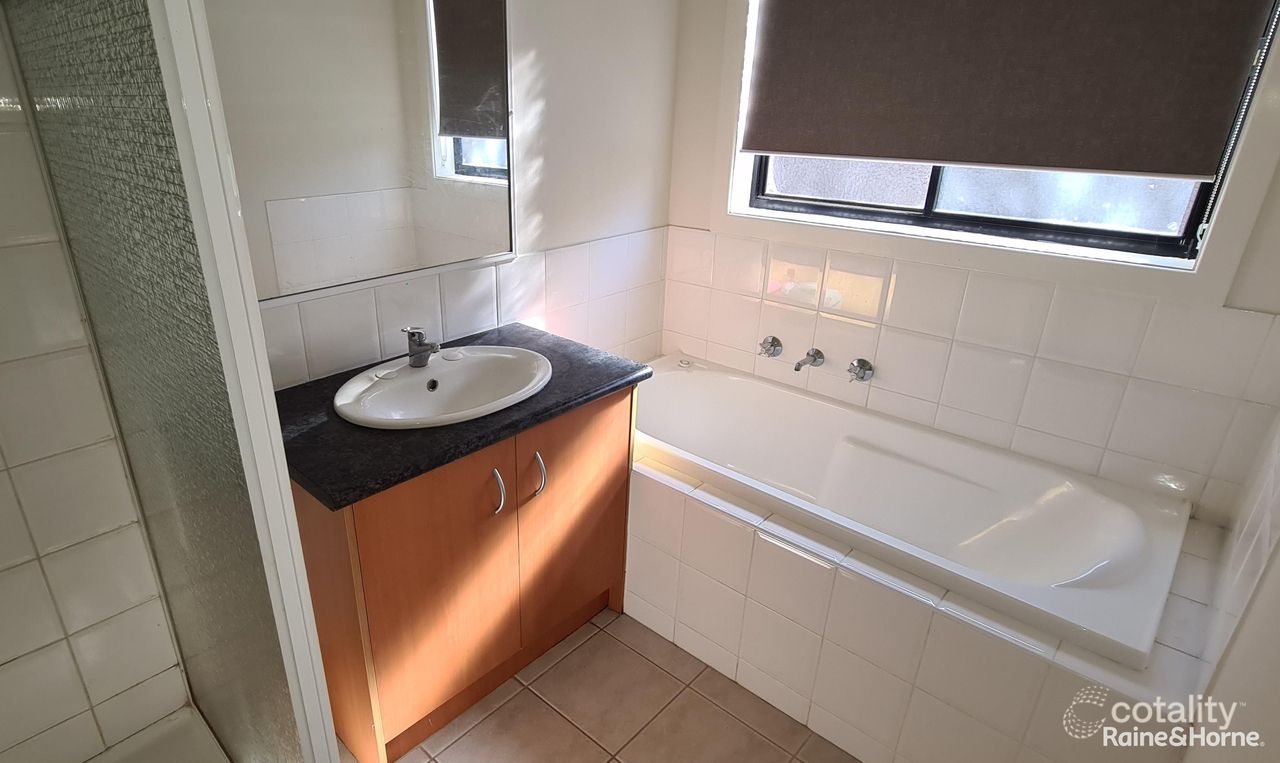 5 Glenisla Way, Berwick, VIC 3806