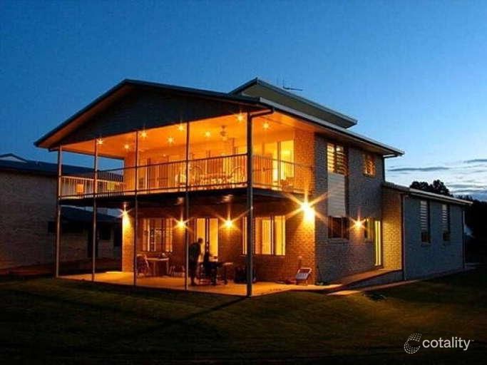 12 Moreton St, Toogoom, QLD 4655