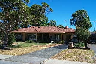 11 Chapman Rd, Calista, WA 6167